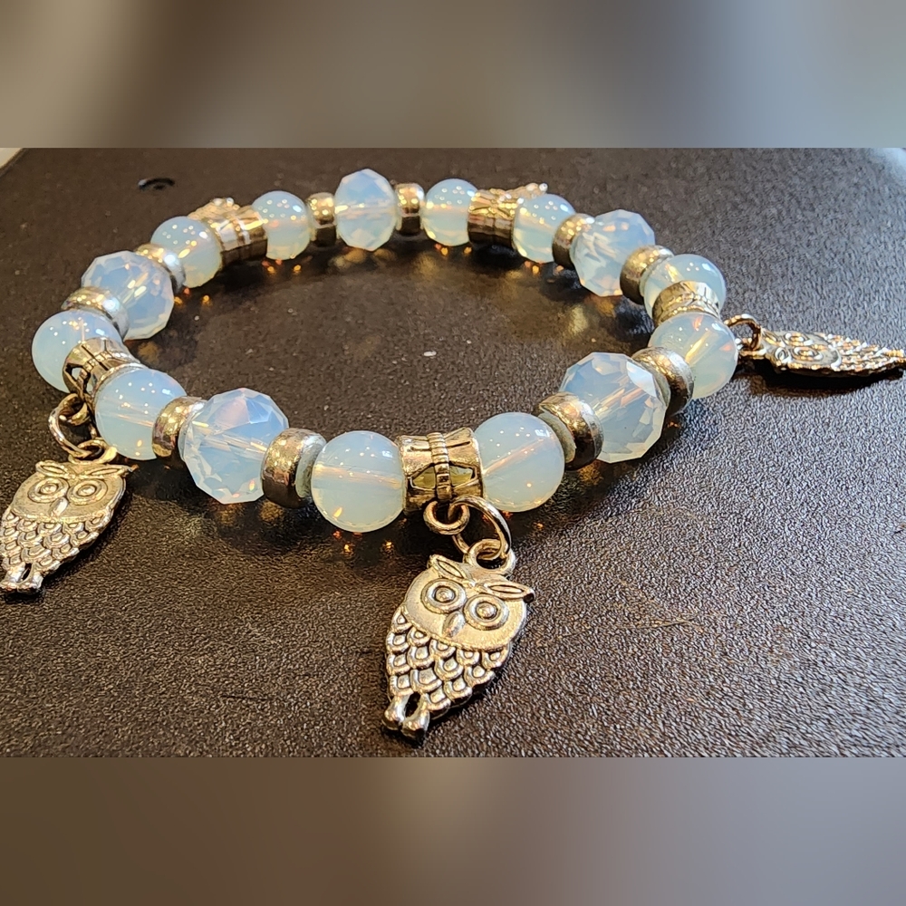 Super cute beaded owl bracelet